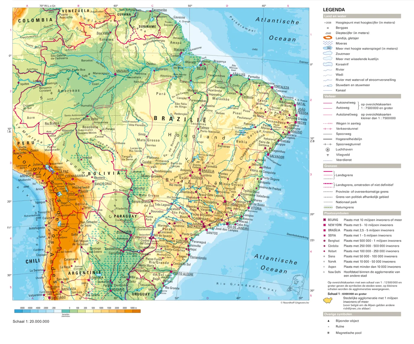Fysieke kaart van Brazilië met hoogteligging, rivieren, steden en vegetatiegebieden.