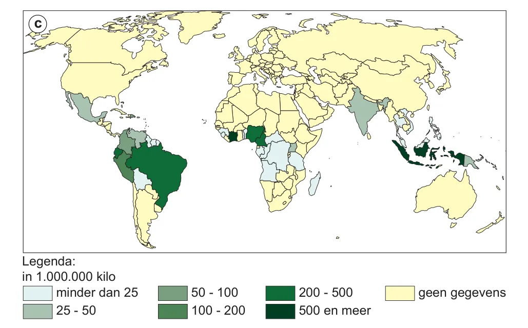 Wereldkaart c met hoeveelheden in miljoen kilo per land, in klassen van minder dan 25 tot 500 en meer; de hoogste waarden liggen in Ivoorkust, Ghana, Nigeria, Brazilië, Ecuador en Indonesië.
