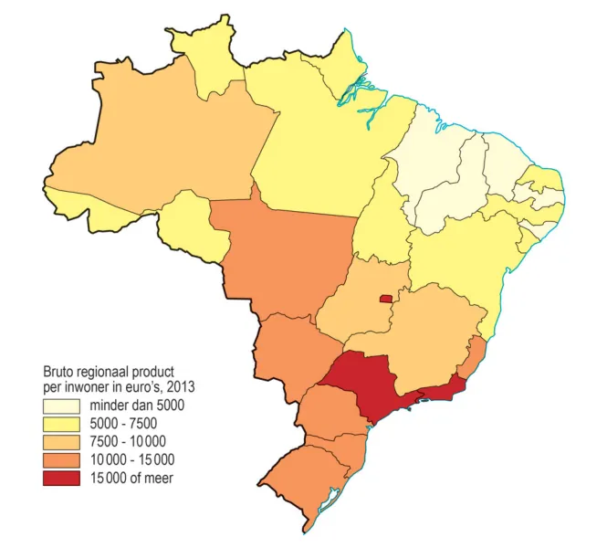 Kaart van Brazilië per deelstaat met het bruto regionaal product per inwoner, van lichtgeel (minder dan 5000 euro) tot rood (15000 euro of meer).