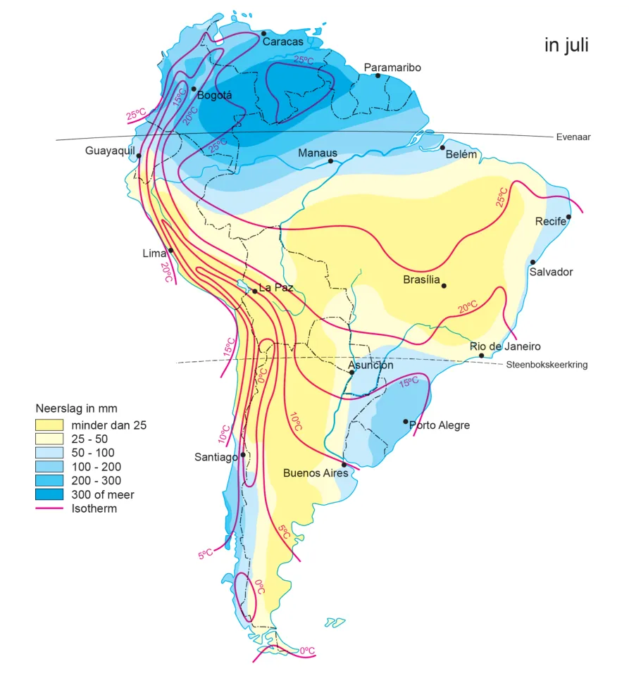 Kaart van Zuid-Amerika in juli met de neerslag in mm (van minder dan 25 tot 300 of meer) en isothermen. Het noorden rond Caracas, Bogotá en Paramaribo krijgt veel neerslag; het midden en oosten van Brazilië krijgen weinig neerslag.