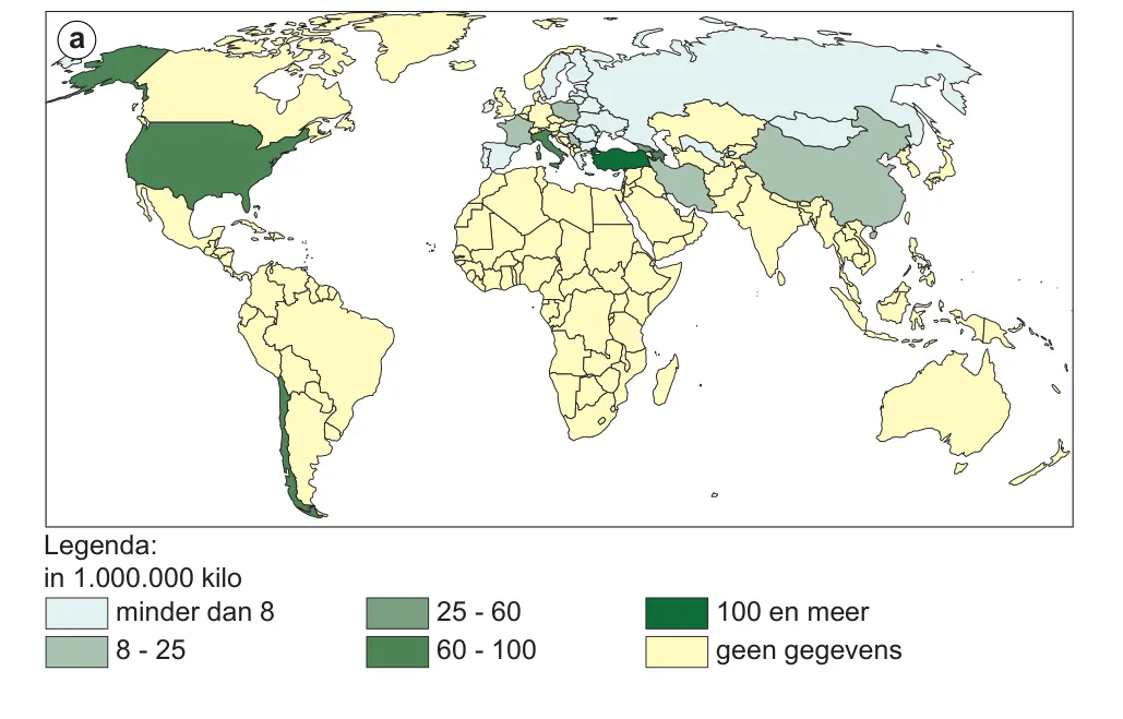 Wereldkaart a met hoeveelheden in miljoen kilo (minder dan 8, 8 - 25, 25 - 60, 60 - 100, 100 en meer, geen gegevens). De hoogste klasse ligt in Turkije; ook de Verenigde Staten, Chili, Italië en enkele landen in Europa en Azië hebben een kleur.